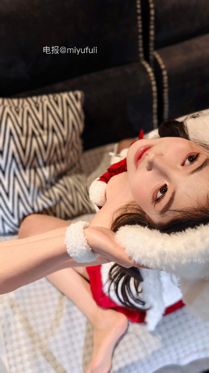 刘二萌 2025-07-06 20:32:01 小熊裙cos女仆抹胸连衣裙㊙️ 第6张