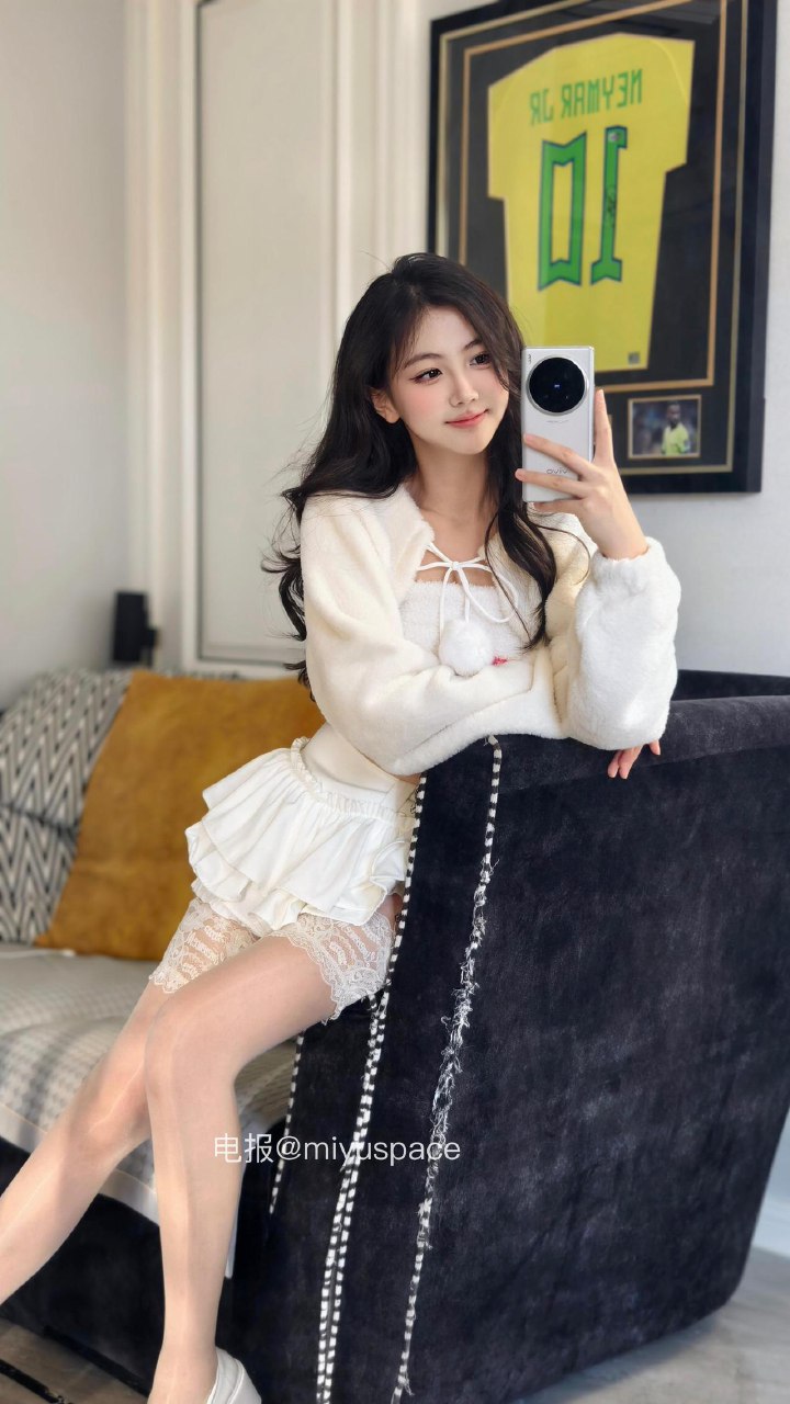 刘二萌 2025-07-06 20:32:01 小熊裙cos女仆抹胸连衣裙㊙️ 第2张