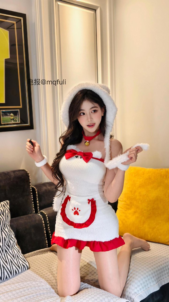 刘二萌 2025-07-06 20:32:01 小熊裙cos女仆抹胸连衣裙㊙️ 第10张