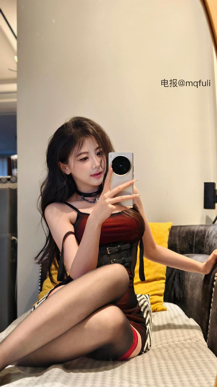 刘二萌 2025-07-07 19:42:34 开衩吊带网纱包臀裙情趣衣👅 第16张