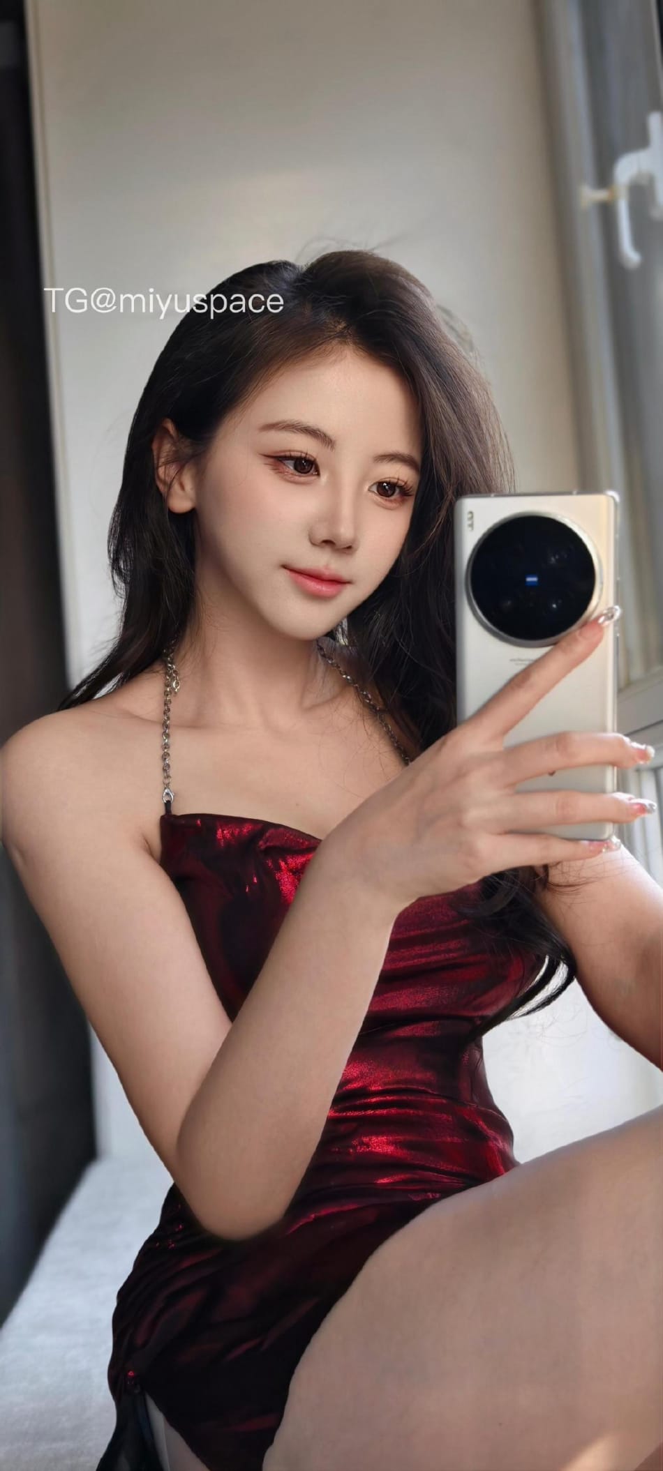 刘二萌 2025-07-07 20:17:43 亮色吊带裙 第9张