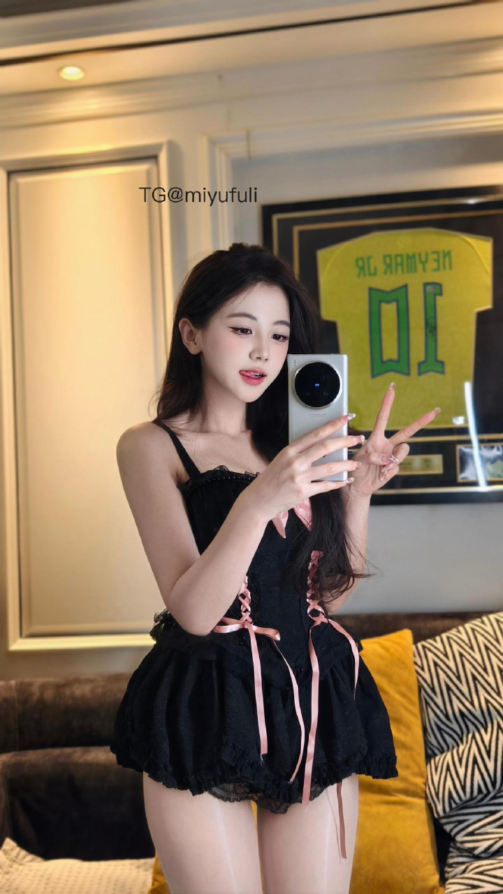 刘二萌 2025-07-08 12:34:30 兔子警官cos连体衣制服🥵 第2张