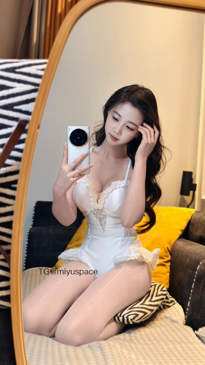 刘二萌 2025-07-09 15:10:24 高级蕾丝聚拢连体衣🔞🤩 第7张