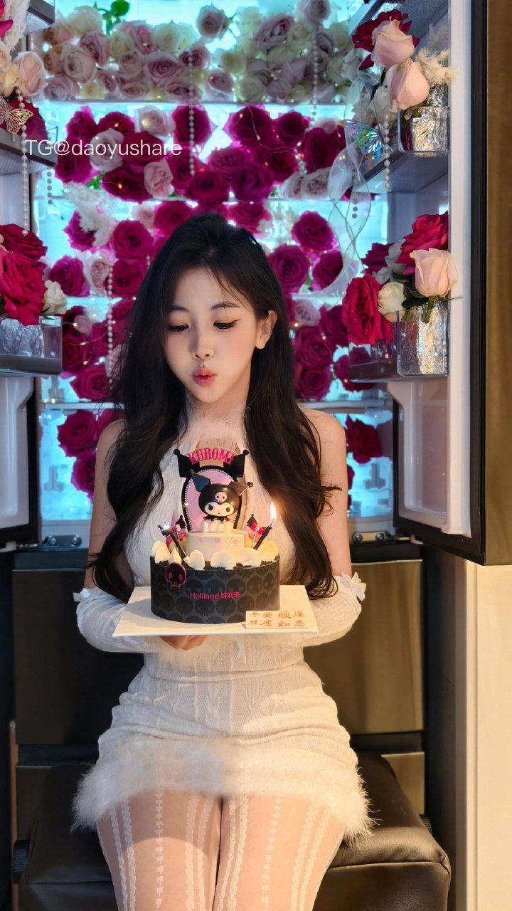 刘二萌 2025-07-11 17:09:02 不会骂人 一张嘴就是宝宝亲亲🙈😘 第9张