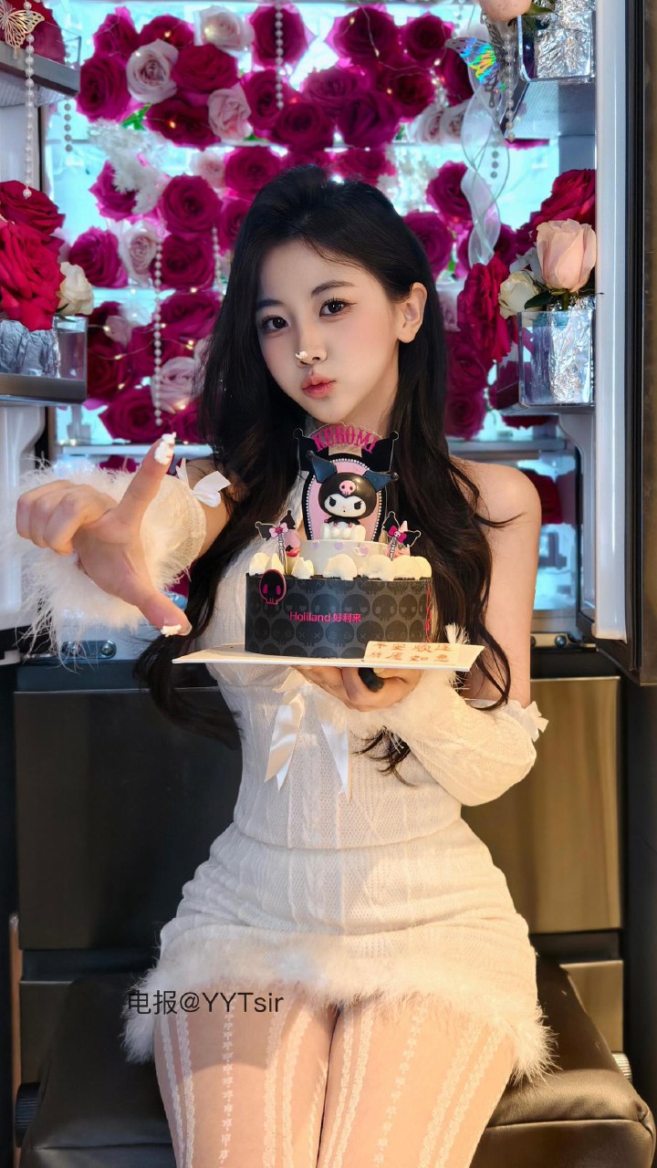 刘二萌 2025-07-11 17:09:02 不会骂人 一张嘴就是宝宝亲亲🙈😘 第10张