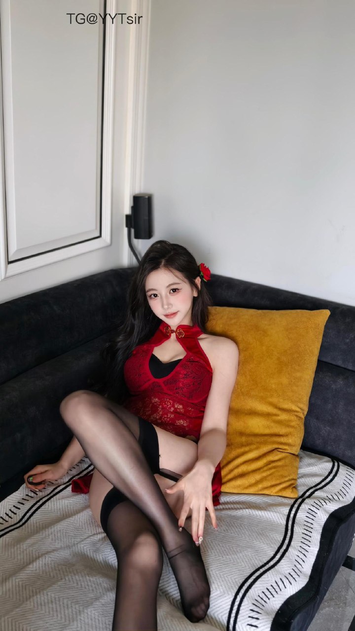 刘二萌 2025-07-14 17:04:58 今晚红色高开叉旗袍qqny陪你入碎 第7张