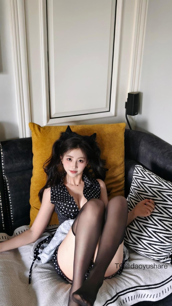刘二萌 2025-07-15 17:36:55 丝袜秀🔥 第2张