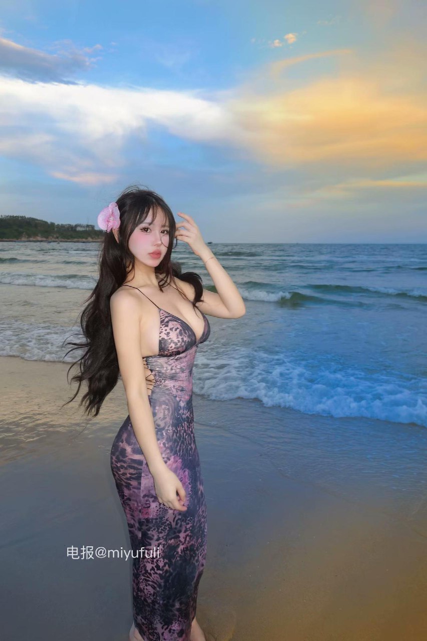 Tina很妖孽呀 2025-07-19 15:39:57 付费贴 海边性感泳装+辣妹吊带裙 惹🔥热辣🎀 第8张