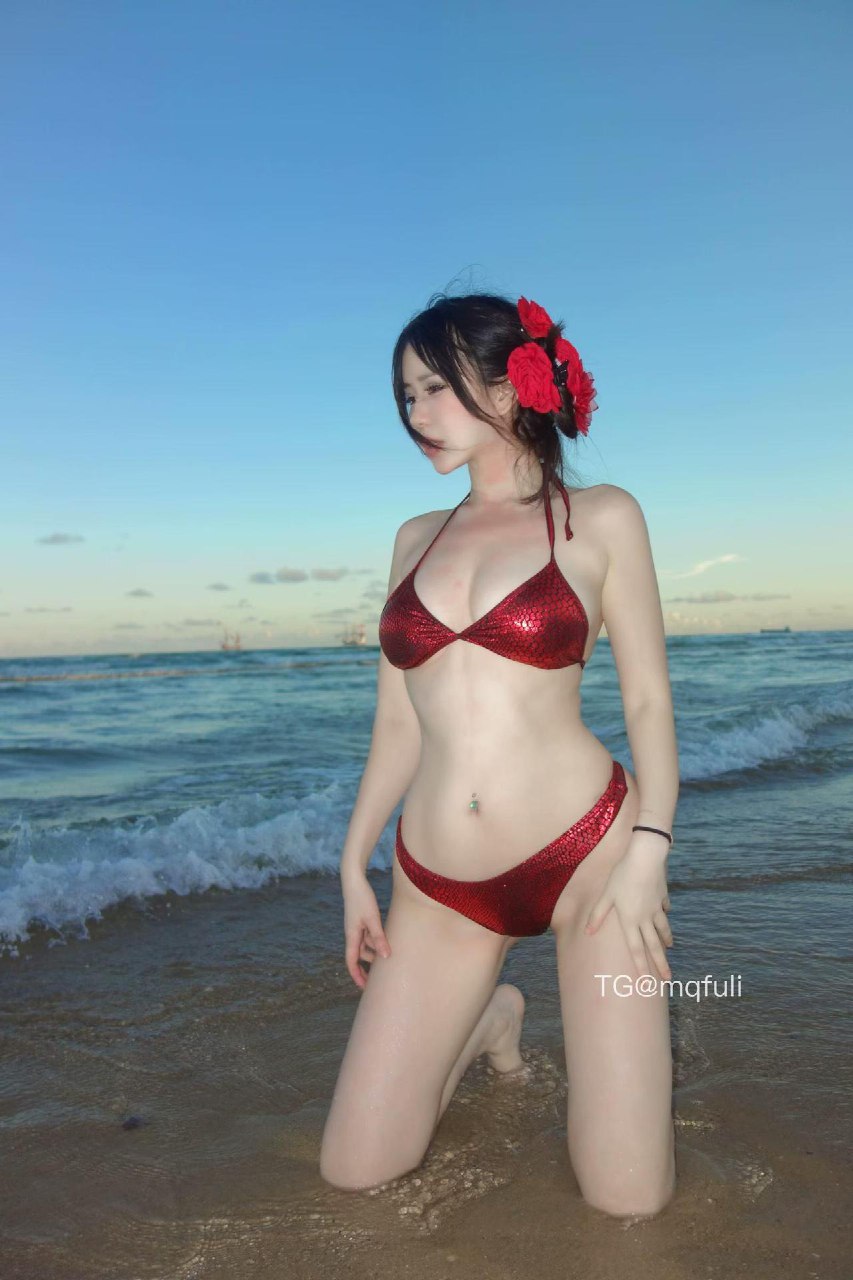 Tina很妖孽呀 2025-07-19 15:39:57 付费贴 海边性感泳装+辣妹吊带裙 惹🔥热辣🎀 第14张