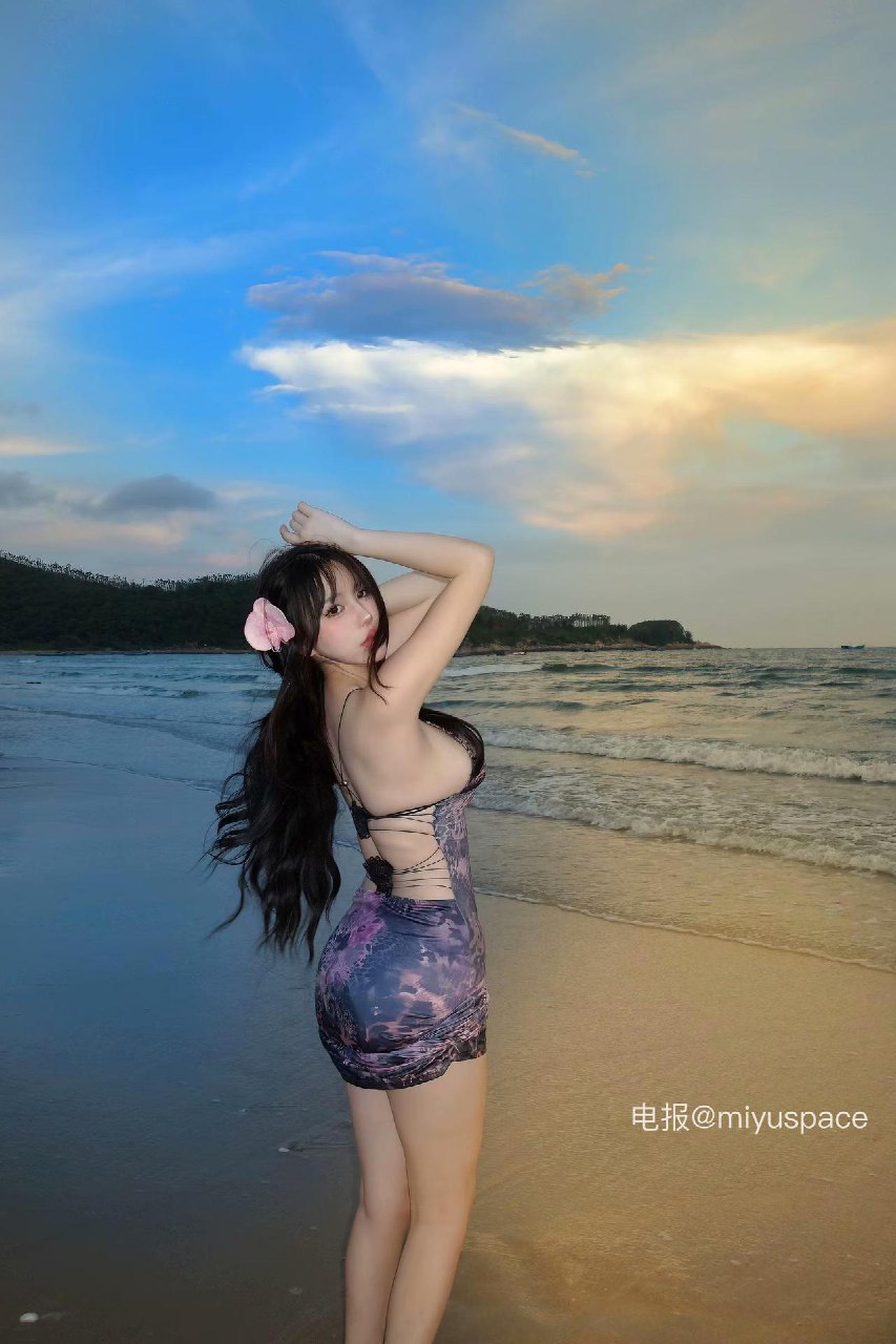 Tina很妖孽呀 2025-07-19 15:39:57 付费贴 海边性感泳装+辣妹吊带裙 惹🔥热辣🎀 第36张