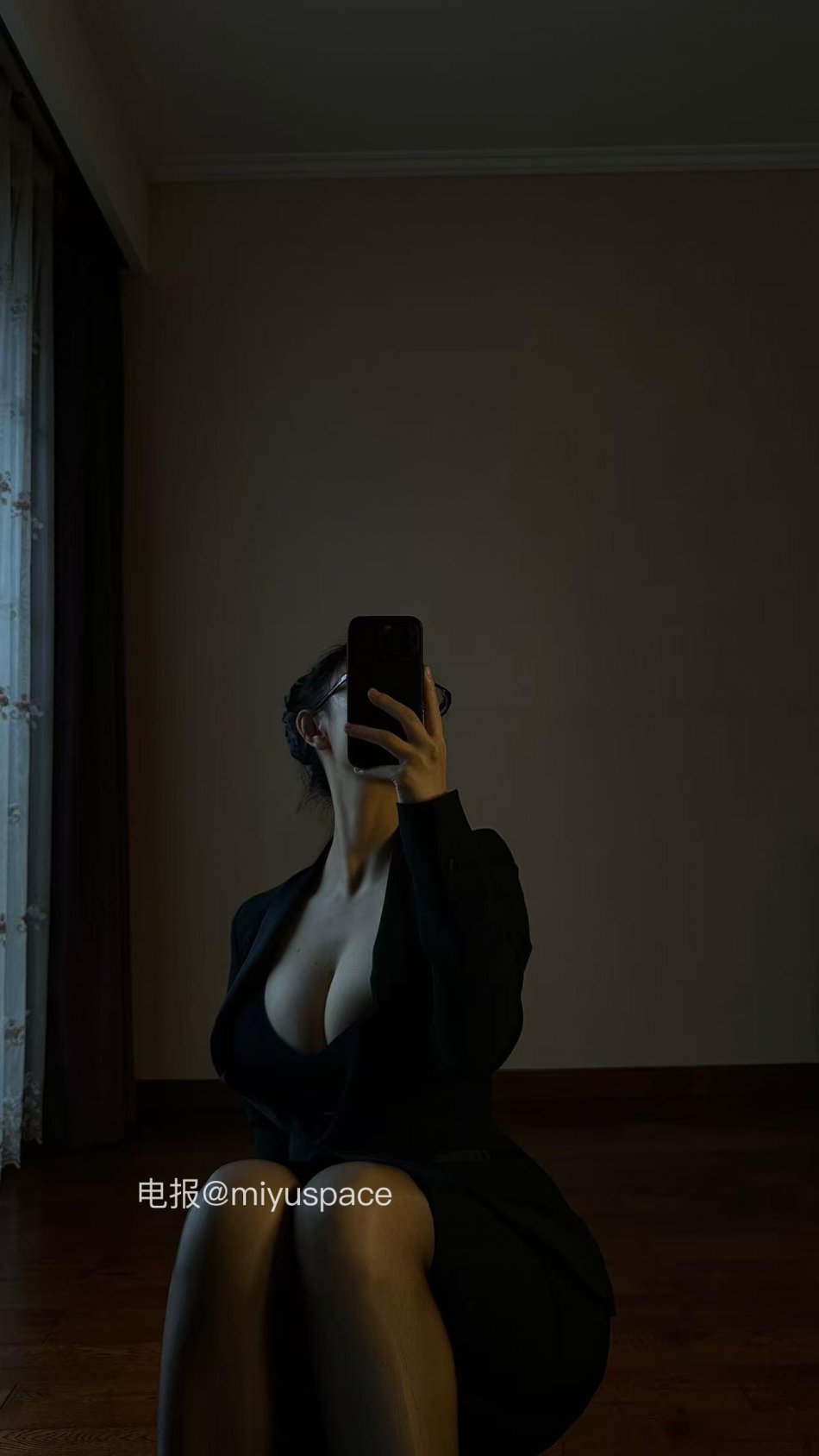 俏妞 2025-07-23 11:21:11 付费贴#职业黑西装➕眼镜 俏妞qiaoniuTT 第6张