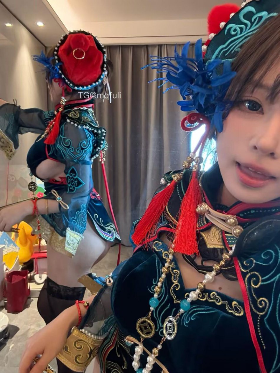 哎呀一一 #知一 2025-07-25 13:33:01 墨行衣cosplay性感撕黑丝 第3张
