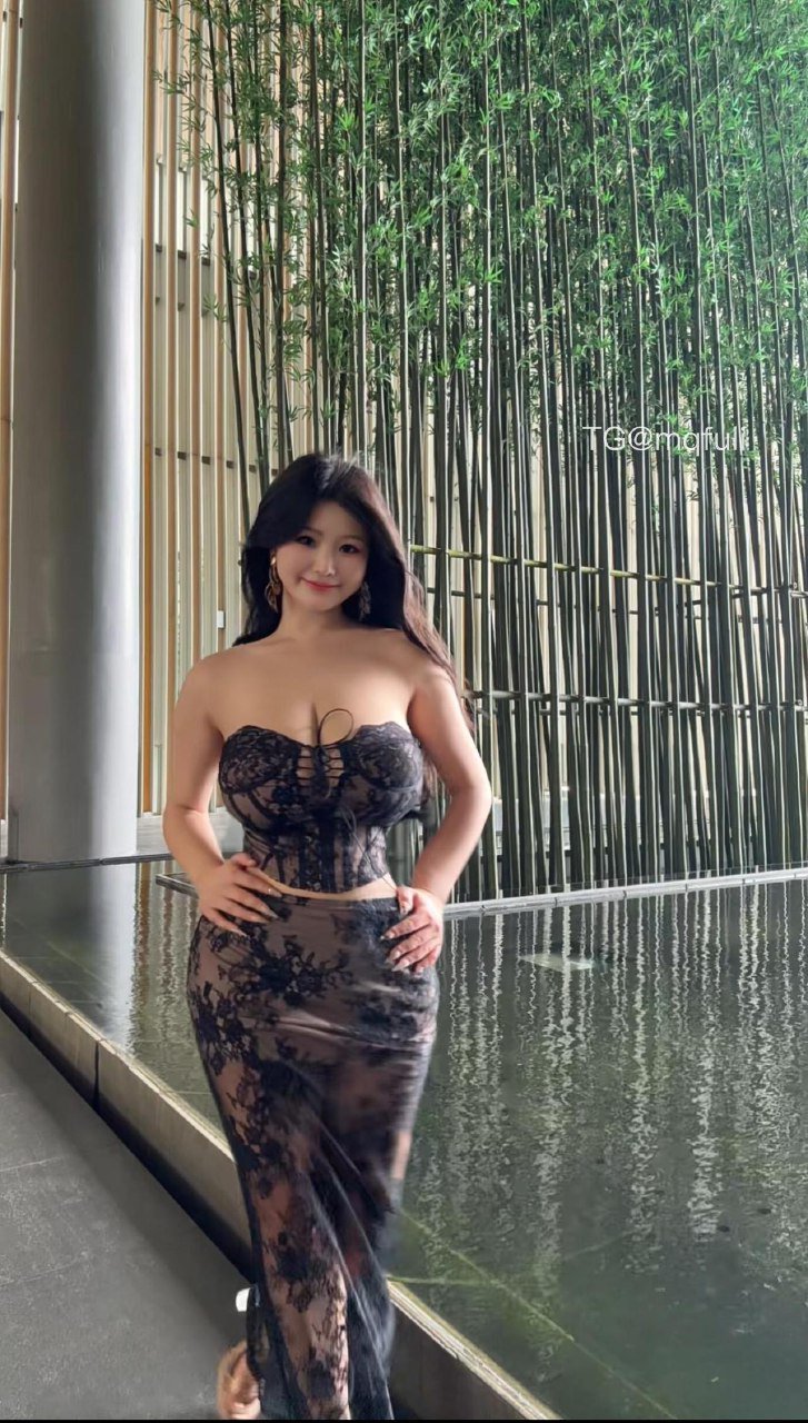 肉装杨玉环 2025-07-30 14:31:06 大尺度 H杯 礼服 第3张