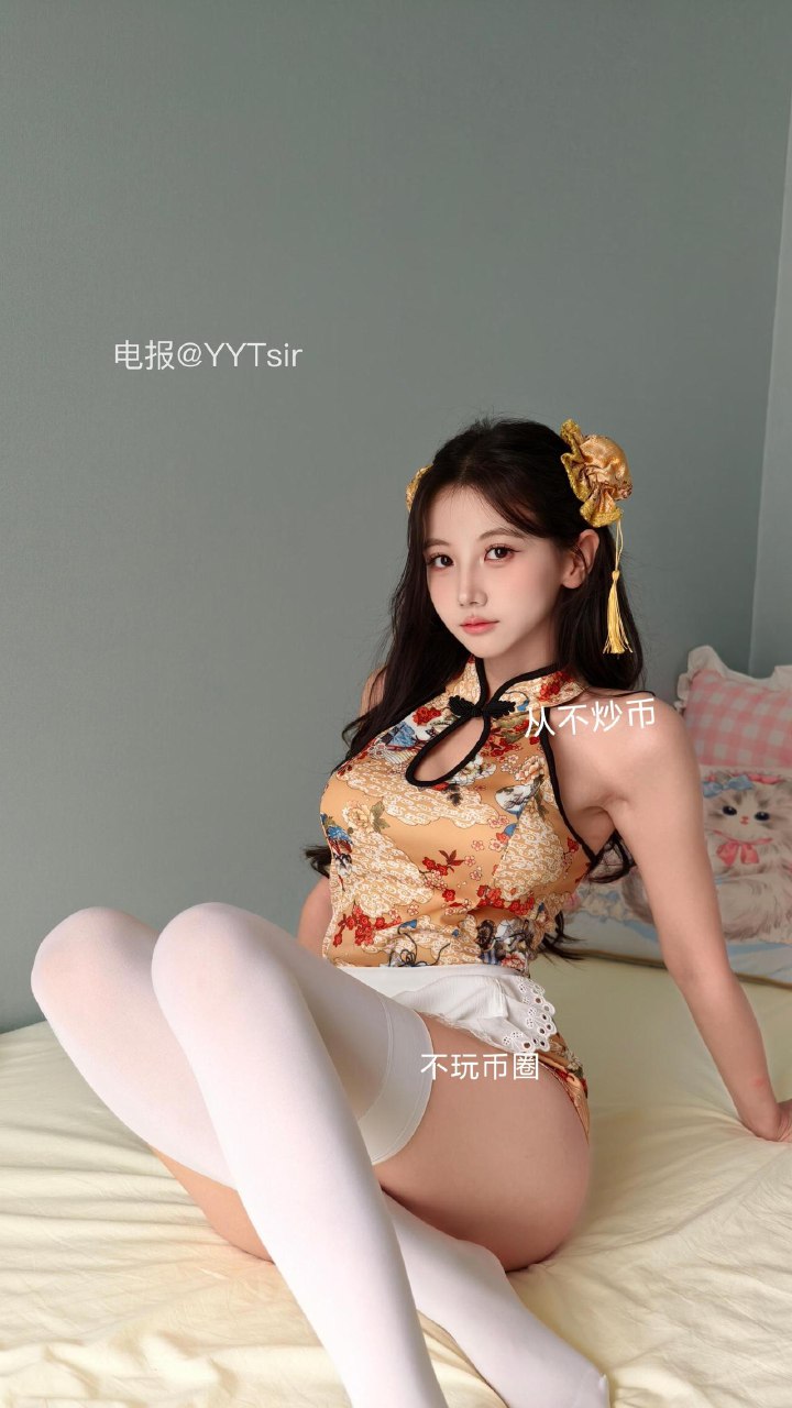 刘二萌 2025-08-01 17:06:28 挂脖无袖开衩包臀旗袍㊙️ 第6张