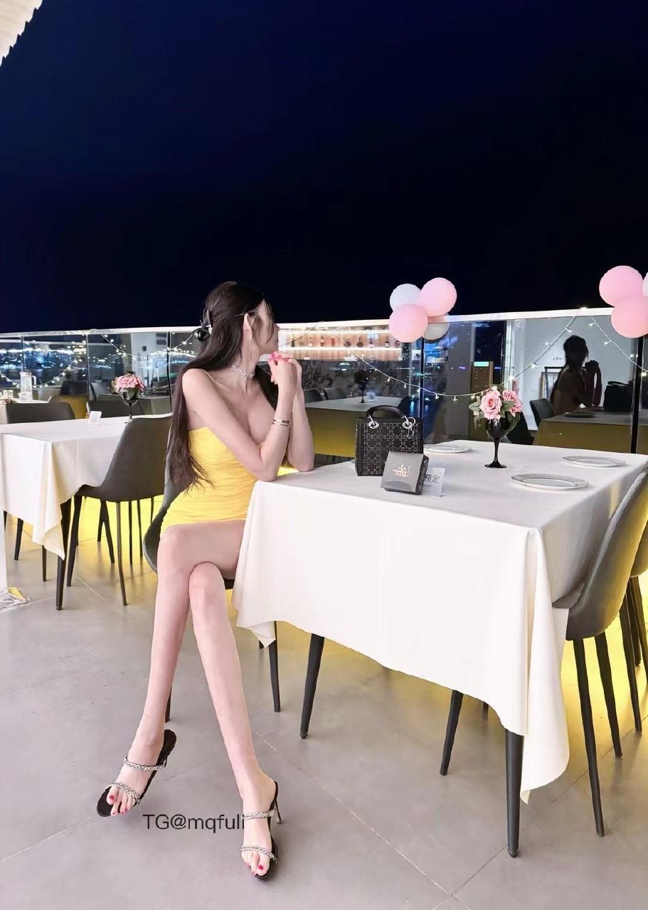 媛姐是个大长腿 2025-08-06 21:56:19 喜欢就解锁空间哦 第2张