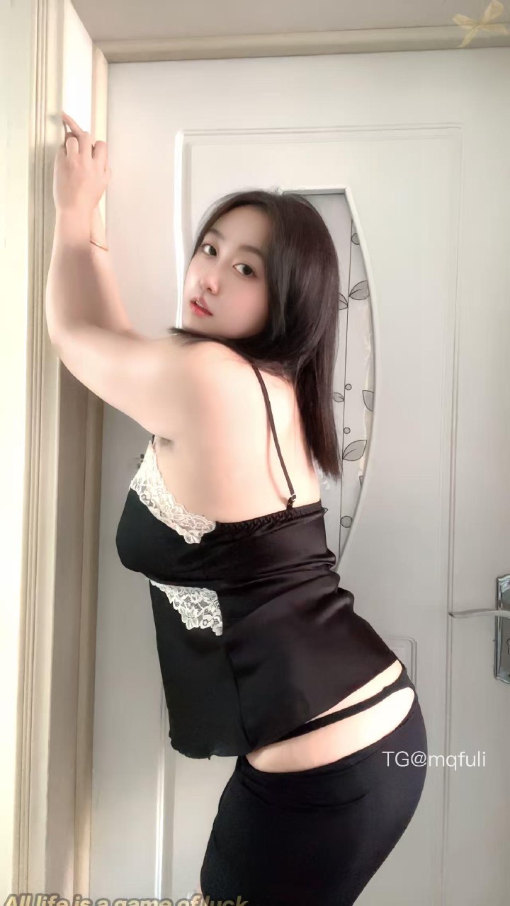 爱喝牛奶的墩墩 2025-08-08 00:25:23 #反差##秀身材##穿搭# 第5张