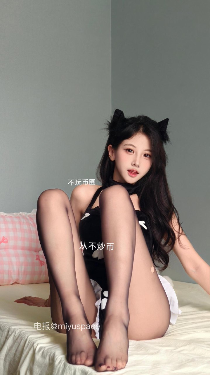 刘二萌 2025-08-09 17:06:28 反叛黑喵 女仆套装㊙️ 丰腴身姿更娇俏👄 第3张