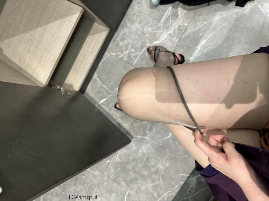 申辣辣 2025-08-12 02:30:45 一组高清写真哦！！#颜值##腿控# 第11张