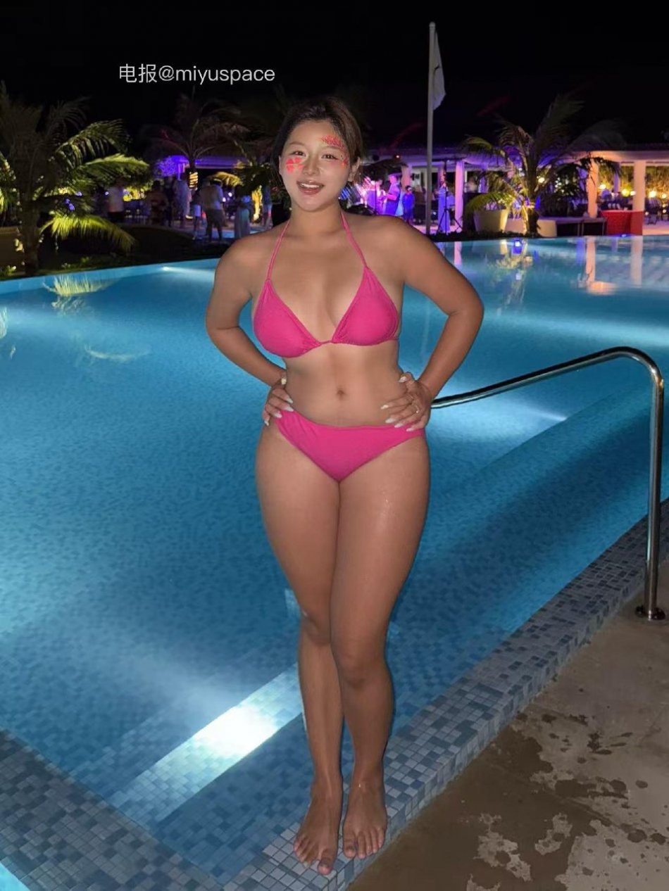 月球造梦家 2025-08-18 10:38:16 你以为我在海边擦边？ 第1张