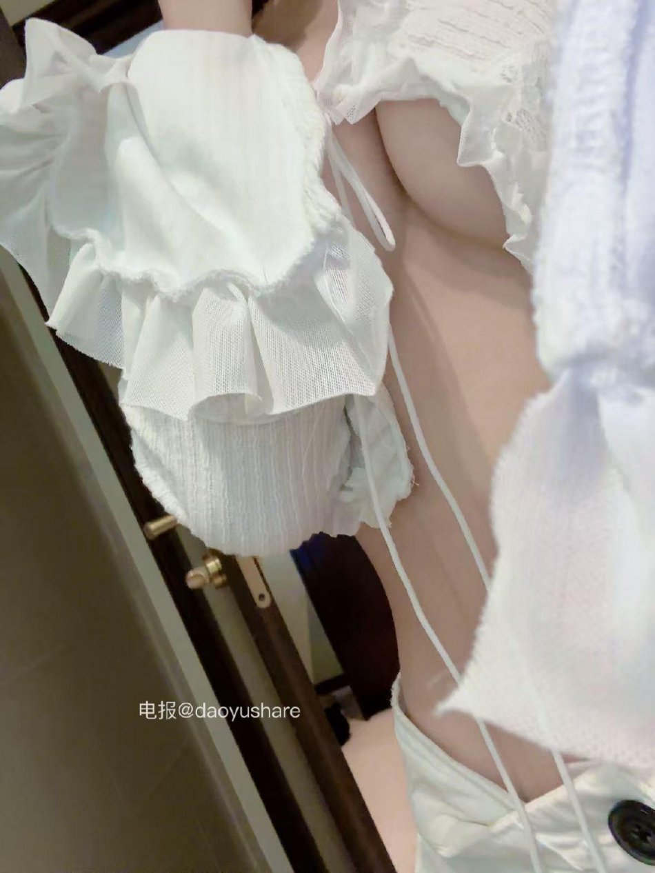VC #Vickyyyii 2025-08-11 17:48:52 白色真空清晰可见