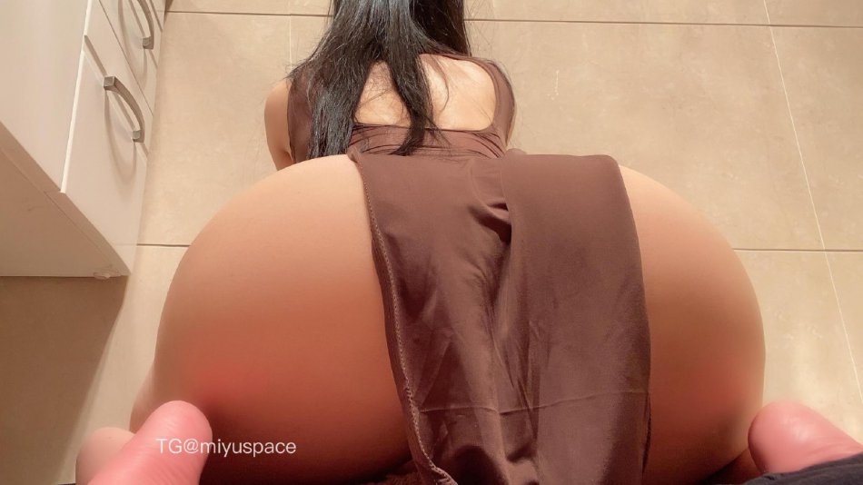 俏妞 2025-08-04 12:40:08 咖色高开叉连衣裙 照片 俏妞qiaoniuTT 第23张
