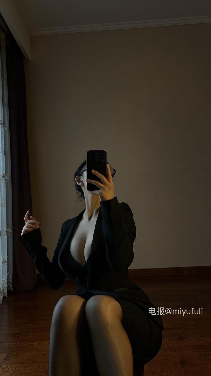 俏妞 2025-08-15 16:22:39 戒色失败了吗? #秀身材# 俏妞qiaoniuTT 第3张
