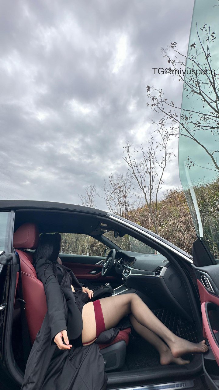 俏妞 2025-08-24 15:28:56 黑色文胸➕红色吊带一体袜 超性感 照片 俏妞qiaoniuTT 第8张