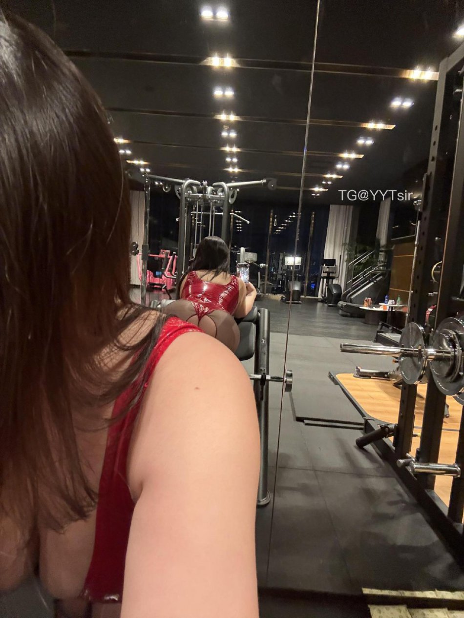 120斤的小王同学 瑶瑶摇摇摇 #瑶瑶摇摇摇 2025-08-04 13:44:52 健身房特价活动原来这个器械是这么拉的 第25张