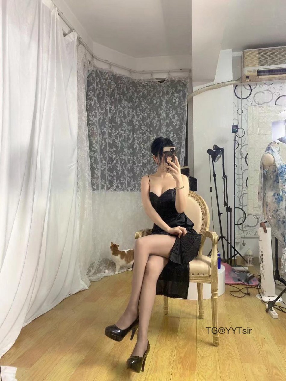 Tina很妖孽呀 2025-09-06 11:09:04 黑色连衣裙🤩好有气质😍 第1张