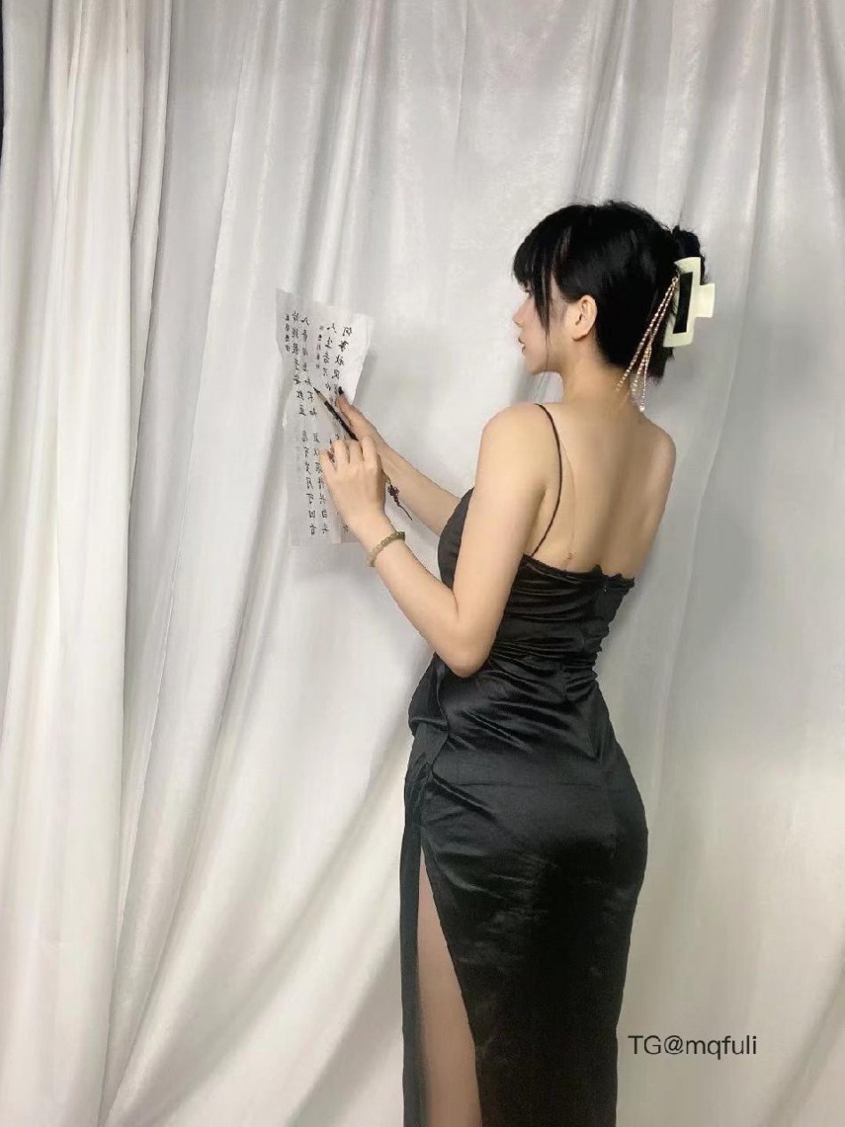 Tina很妖孽呀 2025-09-06 11:09:04 黑色连衣裙🤩好有气质😍 第12张