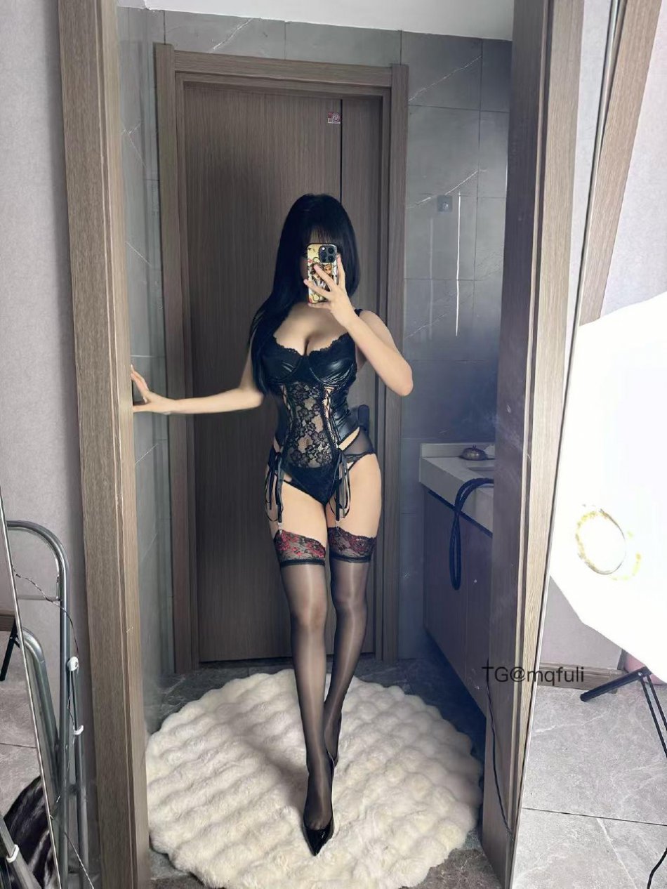 琳铛 2025-09-21 20:50:36 黑色连体情趣衣x33张 第3张