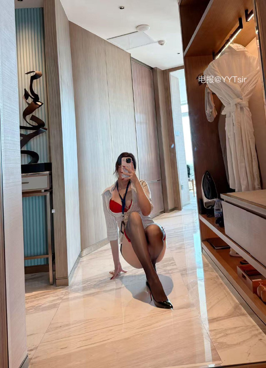 可可西 2025-09-27 15:04:59 #付费贴#白色条纹衬衫职业系列系列大片 第21张