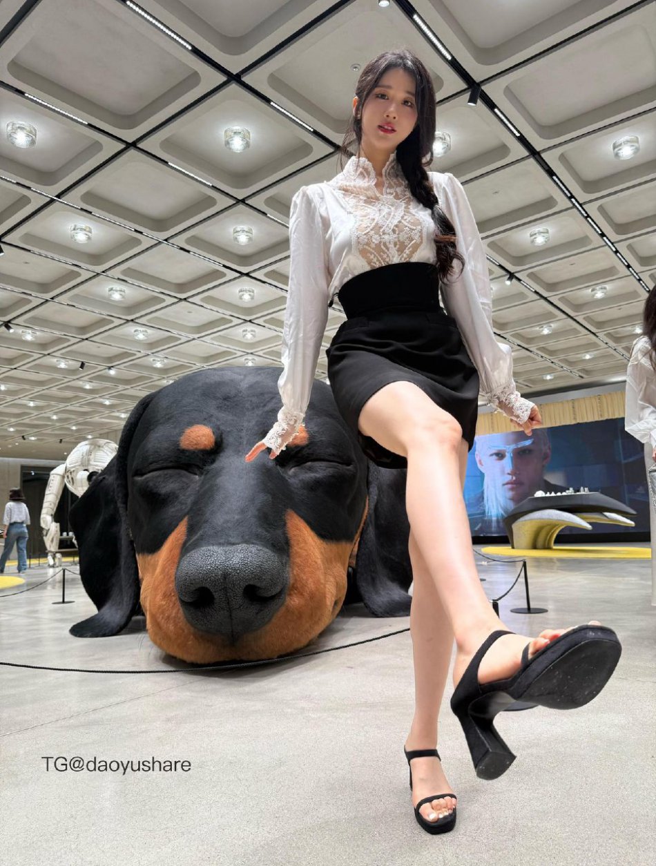 轩子巨2兔 2025-10-01 17:03:18 在外面换袜袜