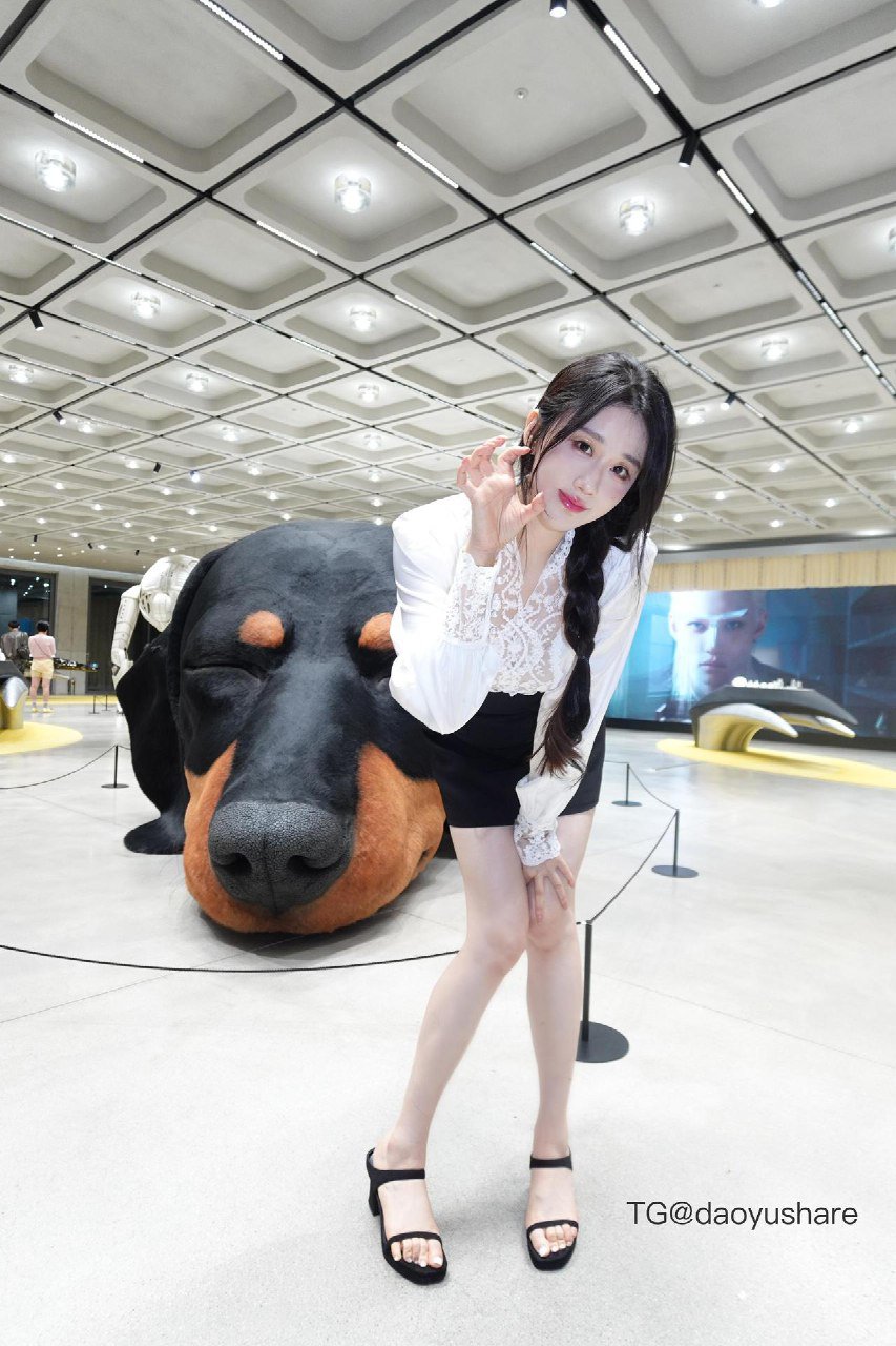 轩子巨2兔 2025-10-01 17:03:18 在外面换袜袜