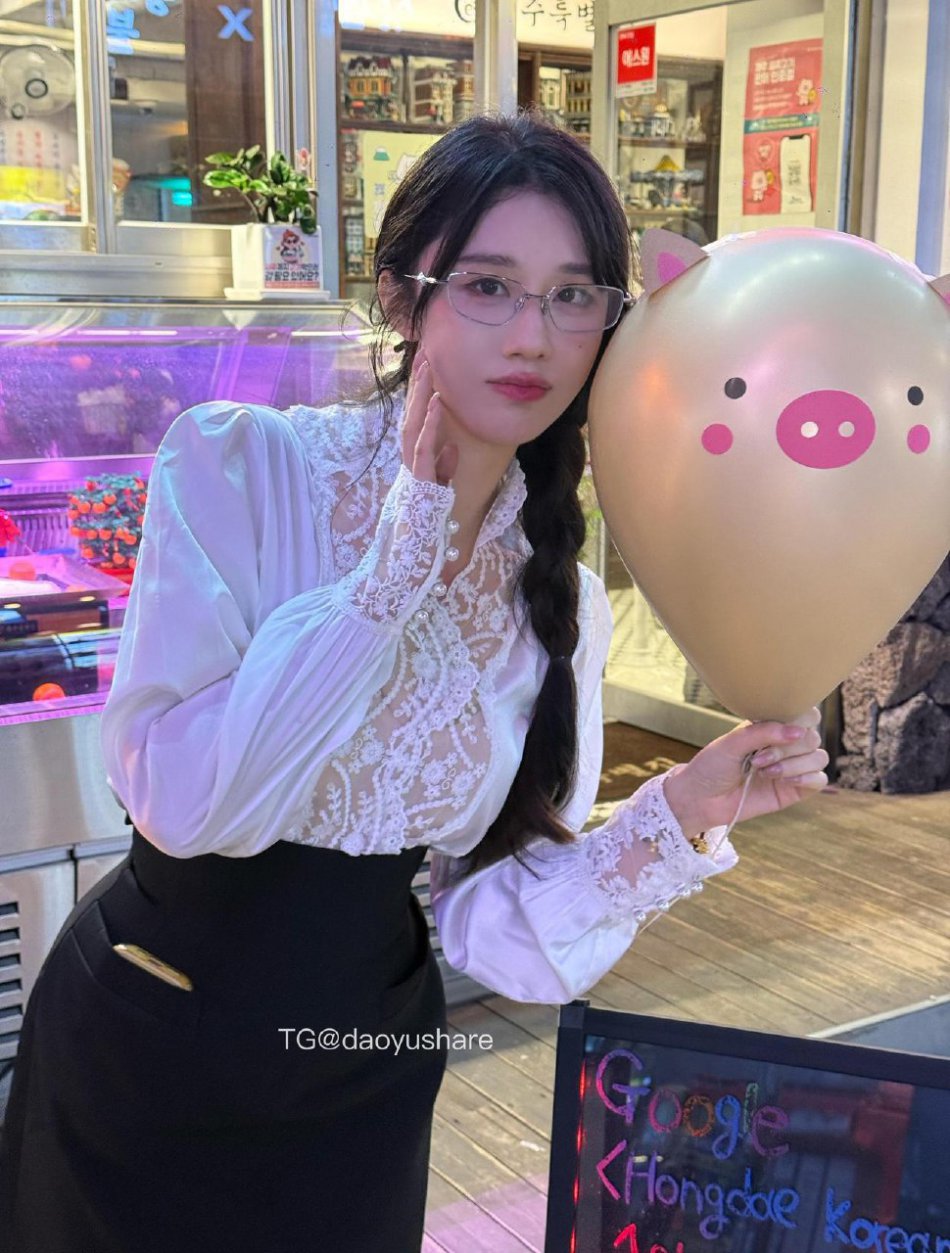 轩子巨2兔 2025-10-01 17:03:18 在外面换袜袜