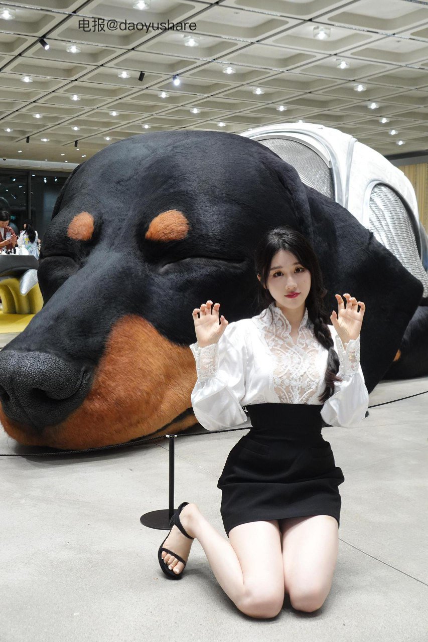 轩子巨2兔 2025-10-01 17:03:18 在外面换袜袜