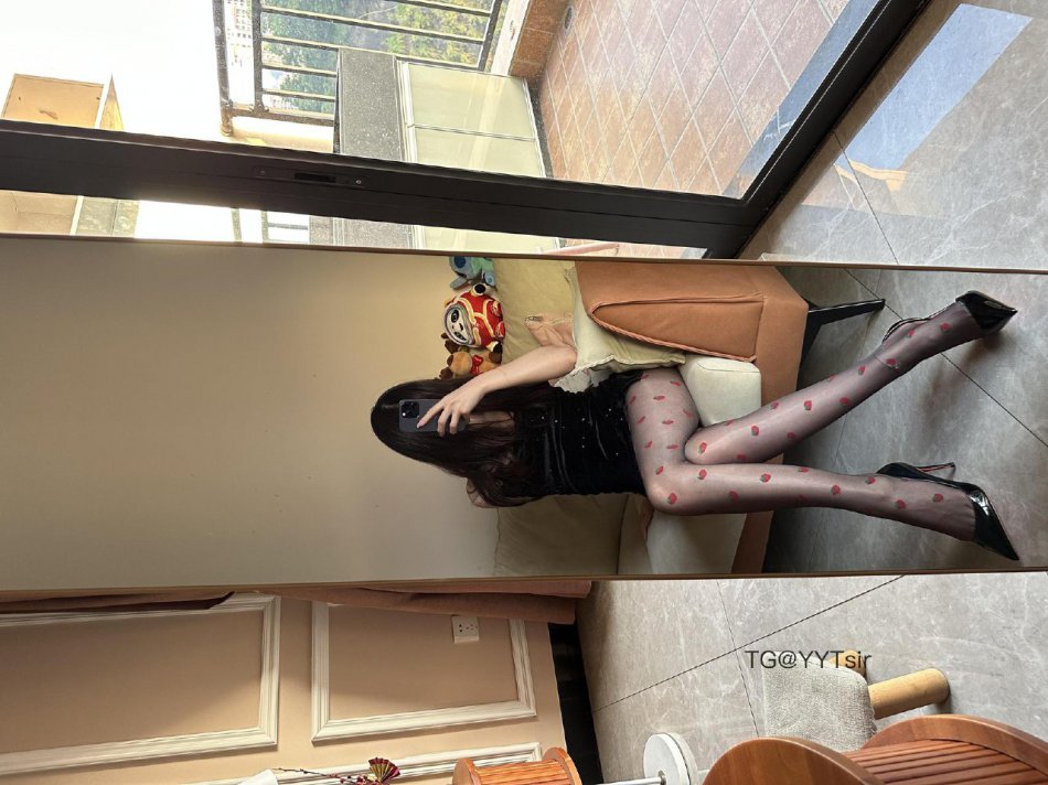 小仙女Elaine 2025-10-13 15:44:58 十四张绝美福利 第8张