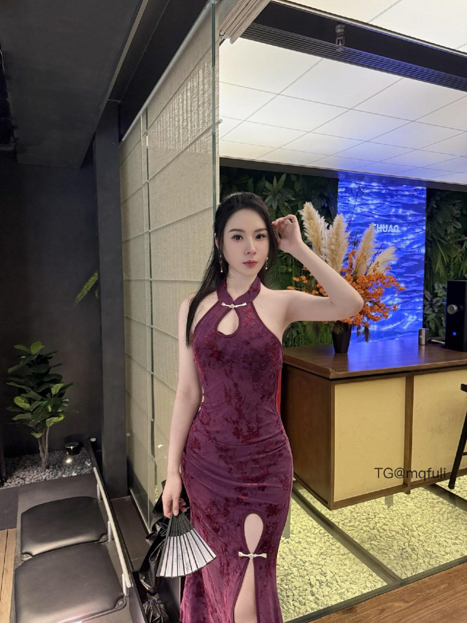 梦心玥 2025-10-22 13:37:10 旗袍长裙绝美九图 第6张