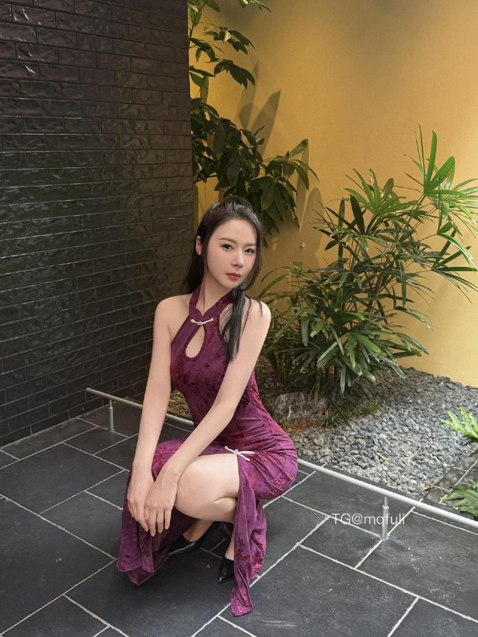 梦心玥 2025-10-22 13:37:10 旗袍长裙绝美九图 第4张