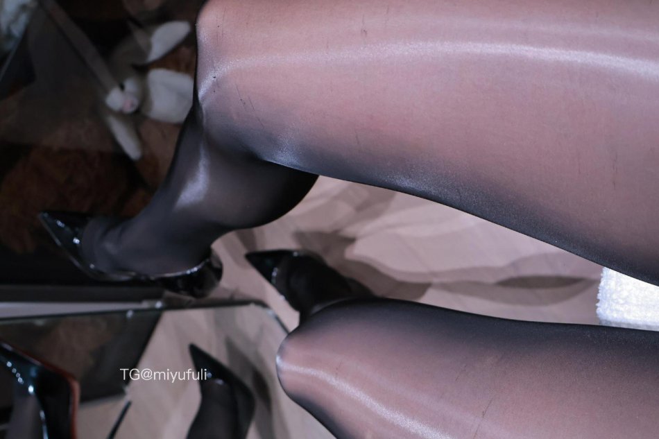 陈大小姐 2025-10-27 13:59:44 老婆的大油🦵来啦 肉🦵