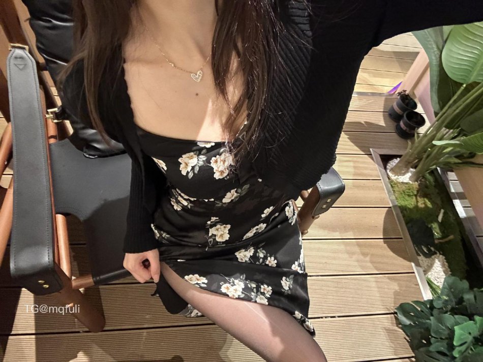 小仙女Elaine 2025-10-30 10:56:01 长裙➕黑丝 第8张