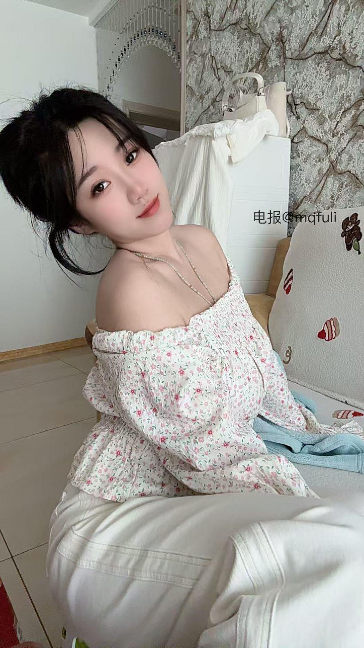 末世唧唧 2025-10-31 10:26:33 喜欢碎花吗