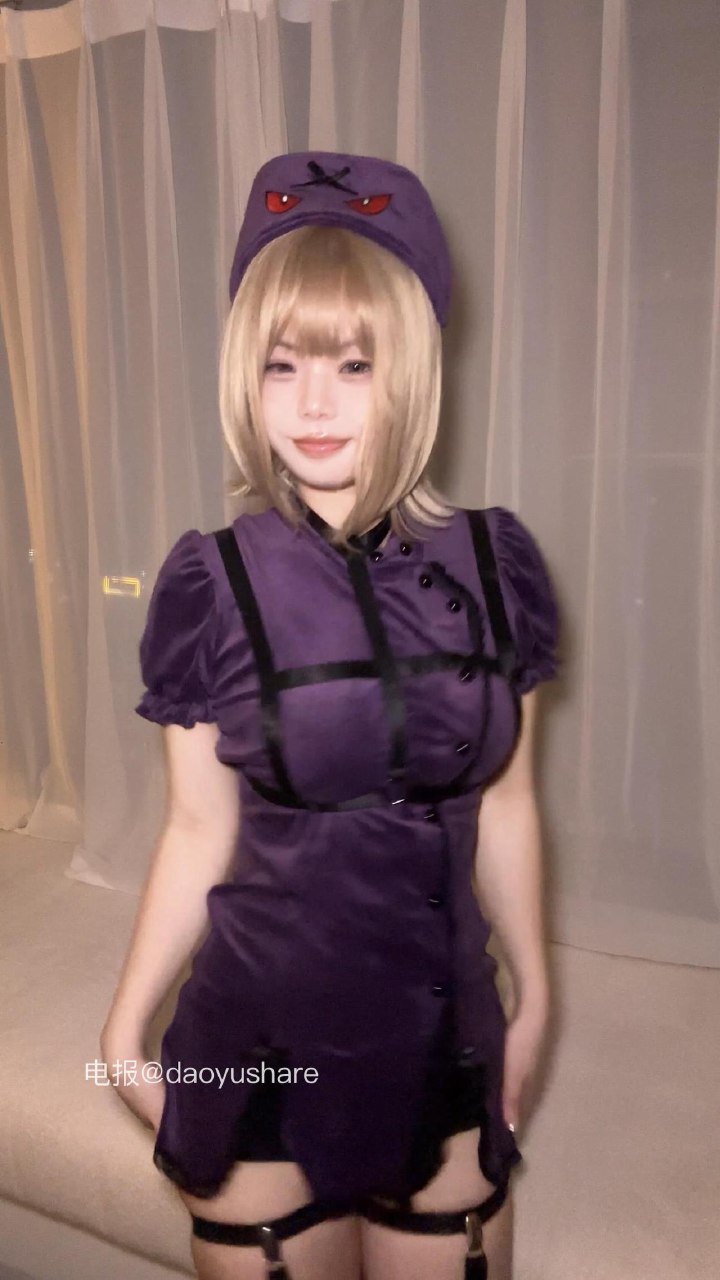 小瑾 2025-10-30 23:02:08 紫色紧身裙福利