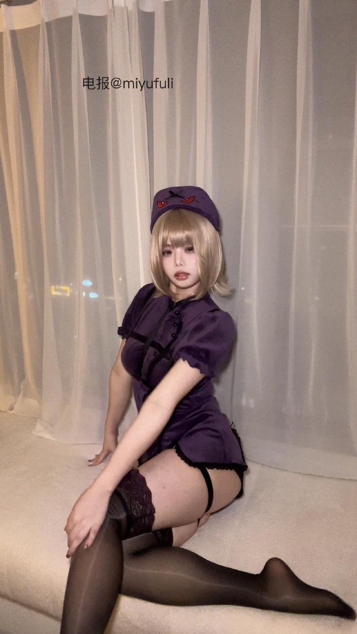 小瑾 2025-10-30 23:02:08 紫色紧身裙福利