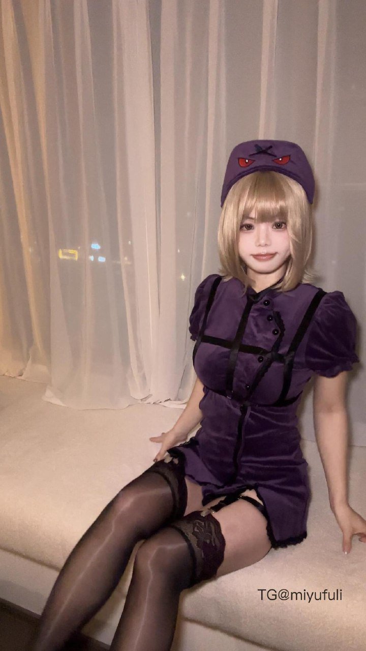 小瑾 2025-10-30 23:02:08 紫色紧身裙福利