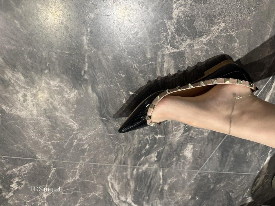 小仙女Elaine 2025-11-01 14:39:54 来咯来咯~#腿控# 第2张