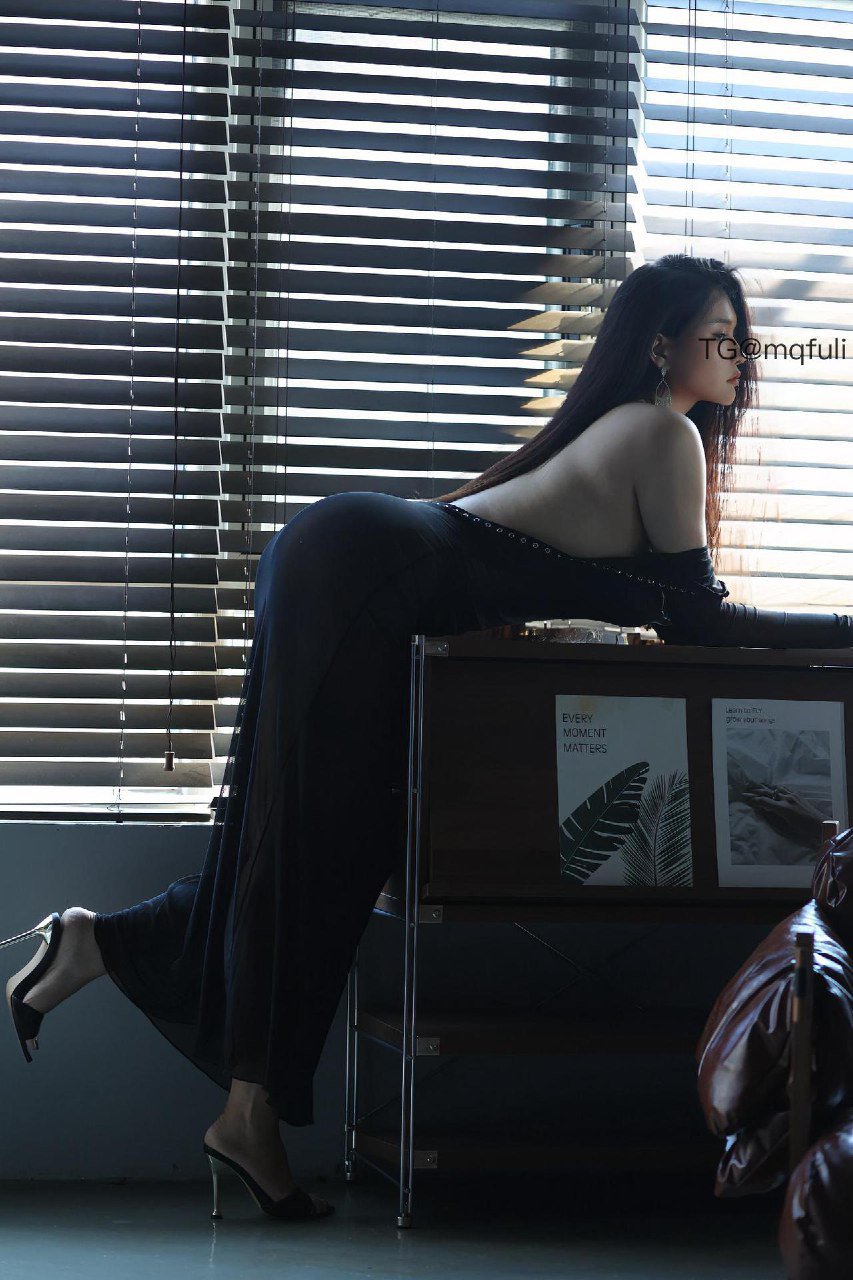 娜比 2025-11-06 10:58:10 11张暗黑女神高清大片🤩 惊艳所有人 第6张