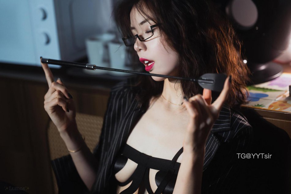 Lumos 2025-11-05 23:02:53 #付费贴 22张黑色魅惑 第21张