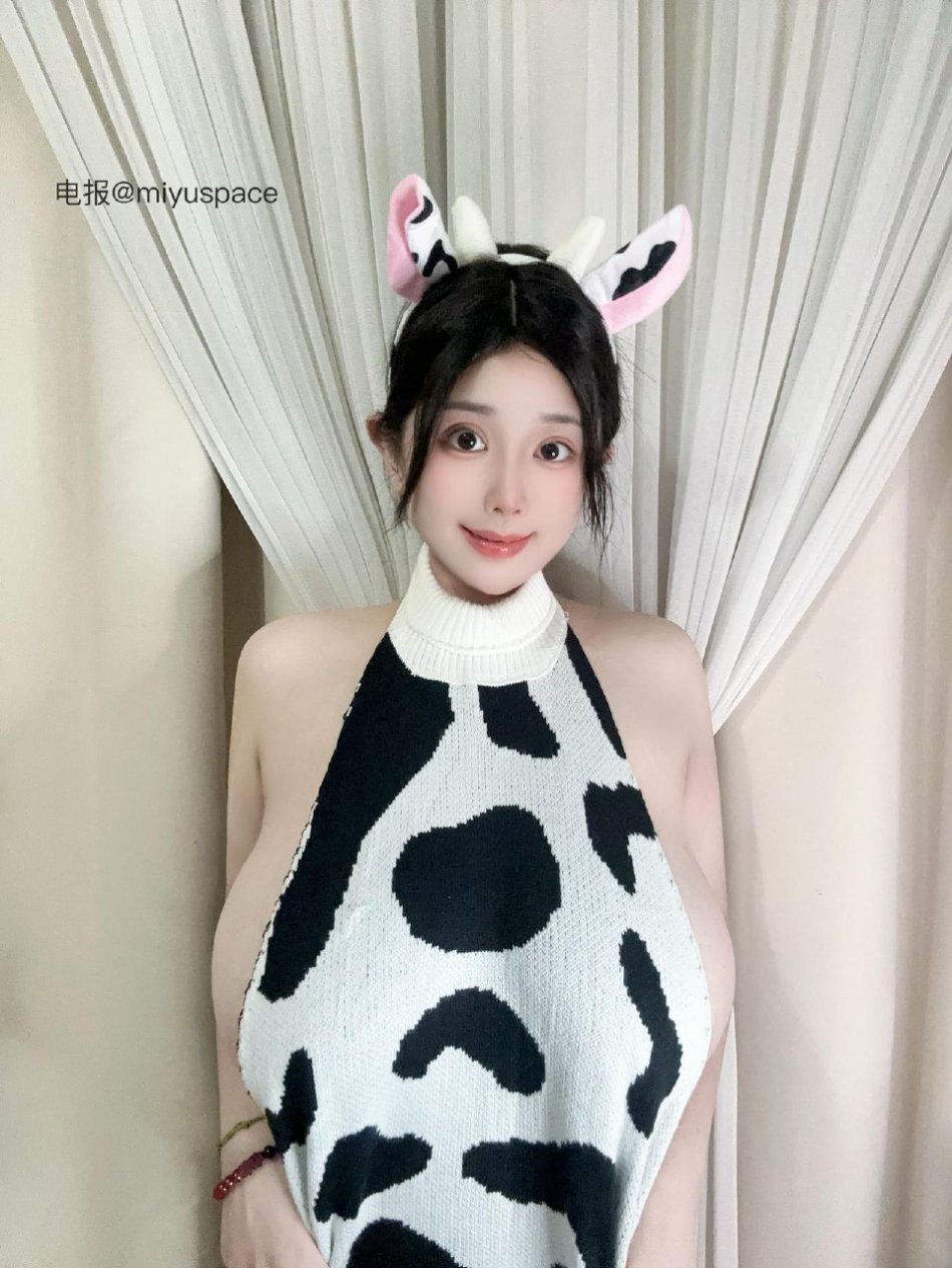 豚豚🐬 2025-11-06 21:56:10 奶牛牛～#秀身材# 豚豚 第1张