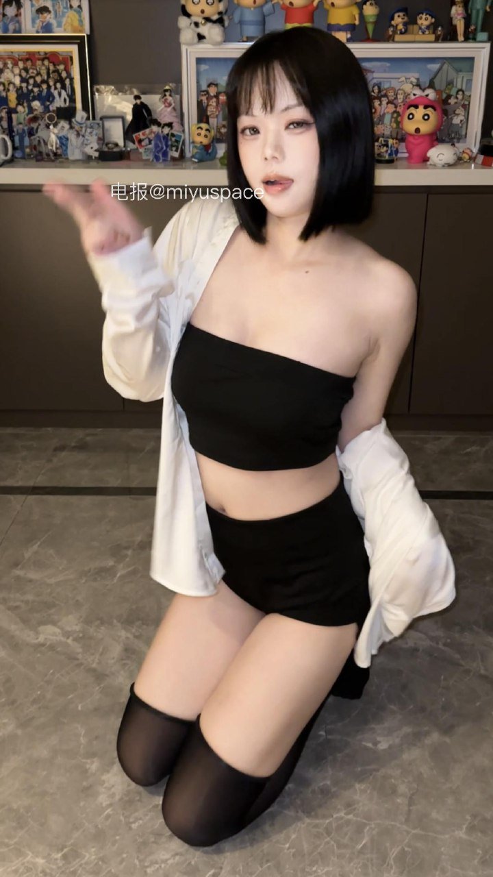 小瑾 2025-11-08 22:28:56 黑丝➕衬衫~直接纯欲天花板 第1张